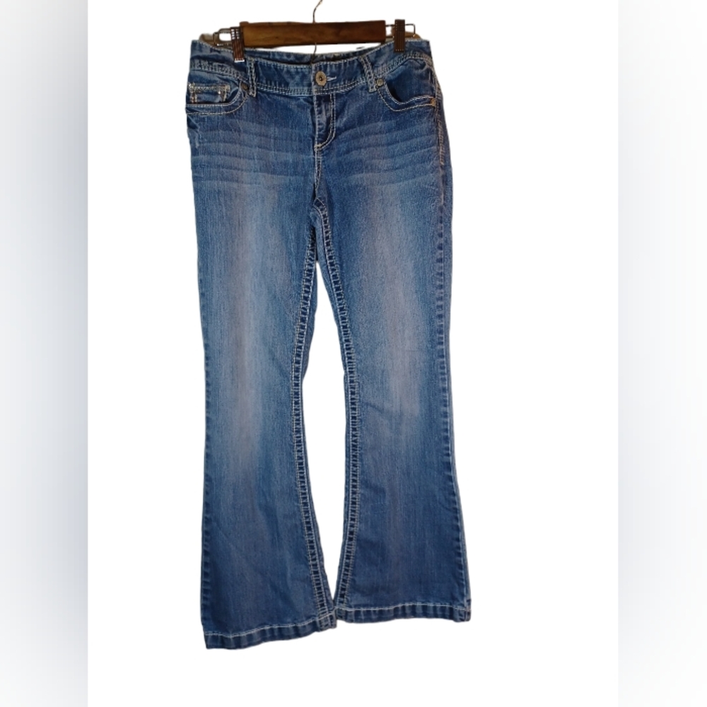 Maurices Women's Bootcut Distressed Jean's Size 7/8